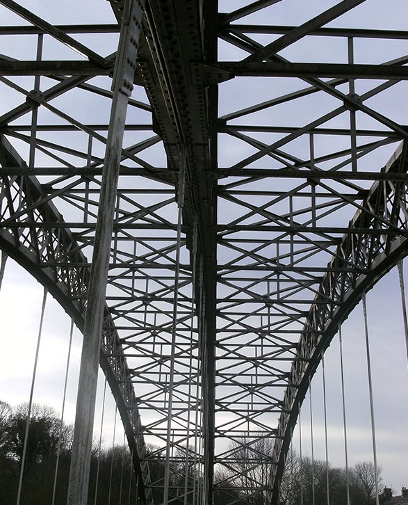 Interior de puente de acero fabricado con vida IPS