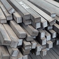 Muestra de barras de acero cuadrado macizo
