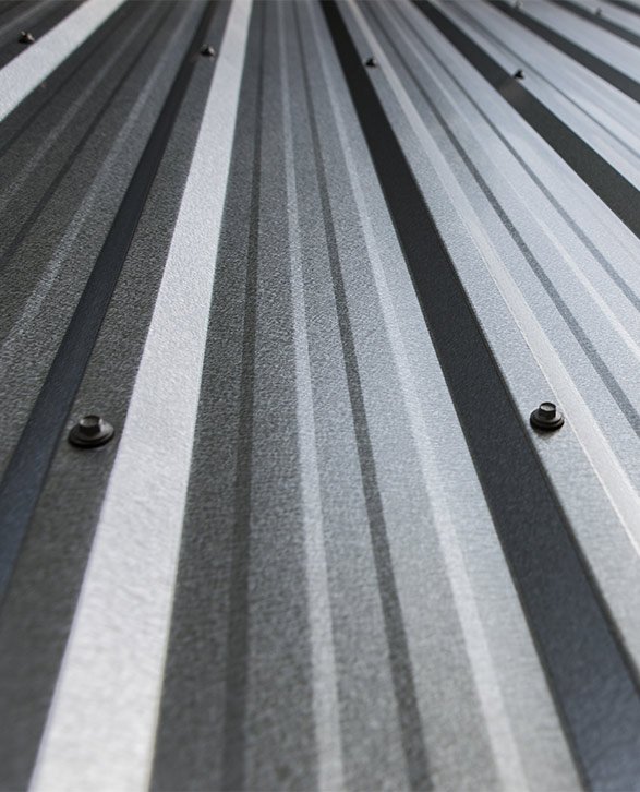 Acercamiento a instalación lámina zintro alum